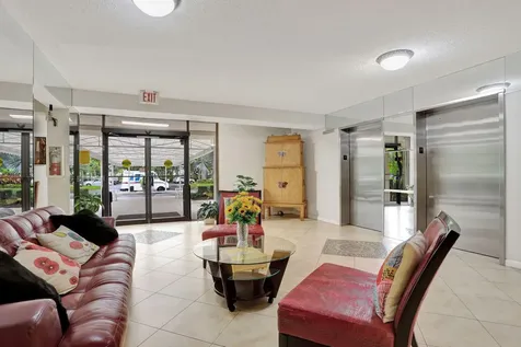 3505 Oaks Way Pompano Beach FL 33069