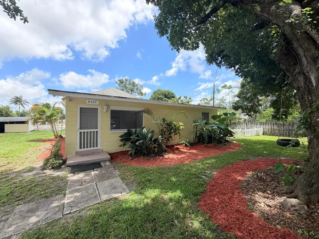 4905 Williams Road Palm Beach Gardens FL 33418