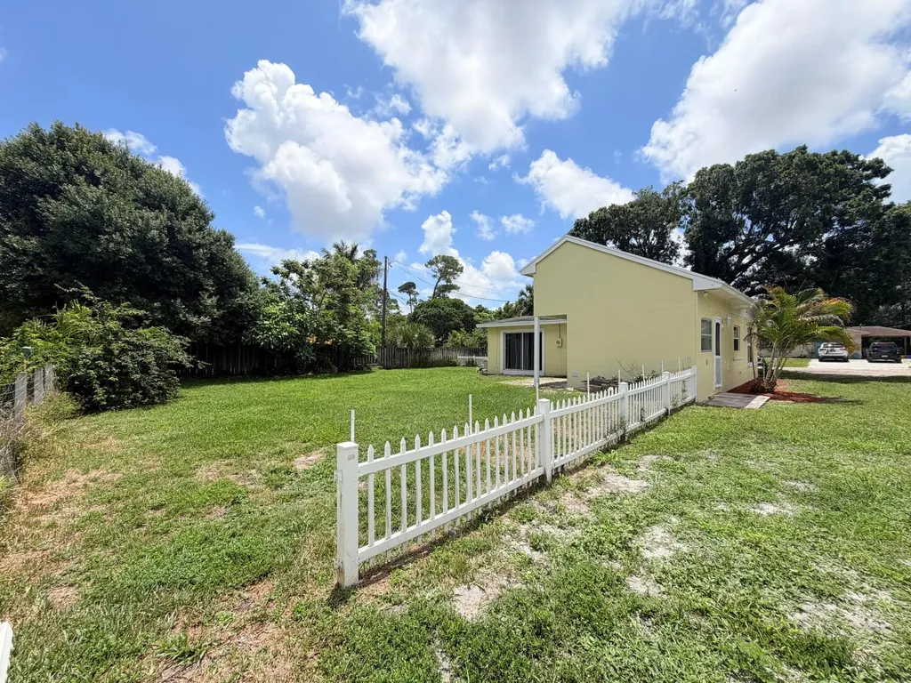 4905 Williams Road Palm Beach Gardens FL 33418