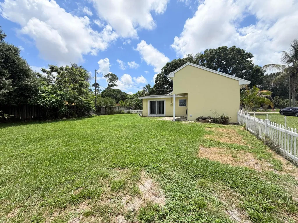 4905 Williams Road Palm Beach Gardens FL 33418