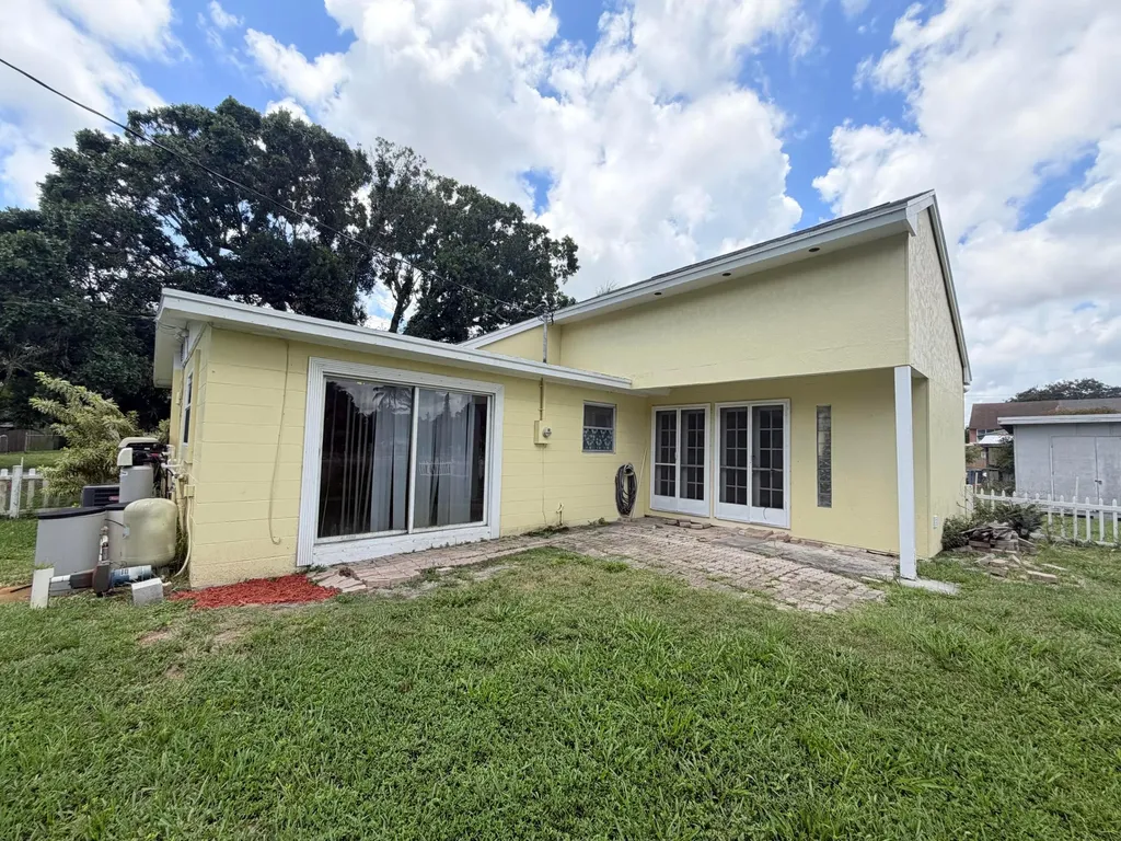 4905 Williams Road Palm Beach Gardens FL 33418