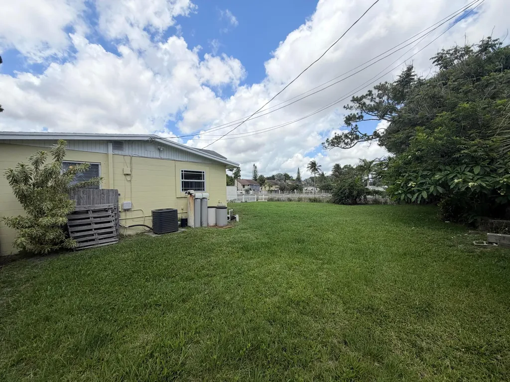 4905 Williams Road Palm Beach Gardens FL 33418