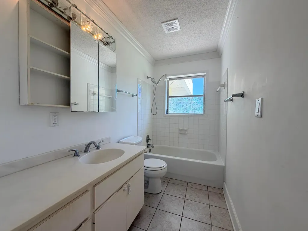 4905 Williams Road Palm Beach Gardens FL 33418
