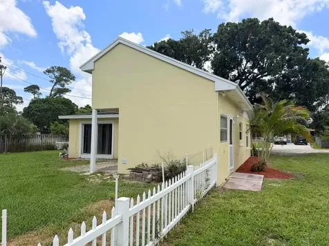 4905 Williams Road Palm Beach Gardens FL 33418