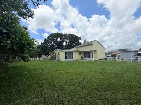 4905 Williams Road Palm Beach Gardens FL 33418