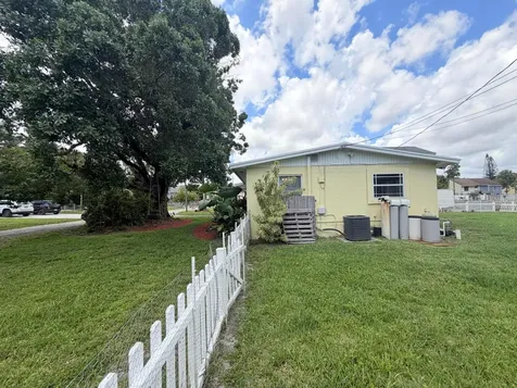 4905 Williams Road Palm Beach Gardens FL 33418