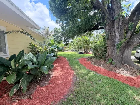 4905 Williams Road Palm Beach Gardens FL 33418