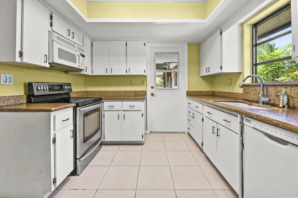 329 Knob Hill Boulevard Boca Raton FL 33431