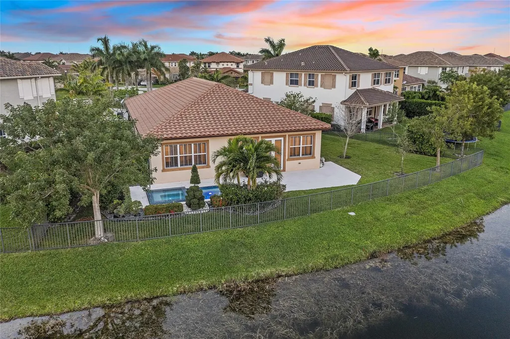 9820 S Miralago Way Parkland FL 33076