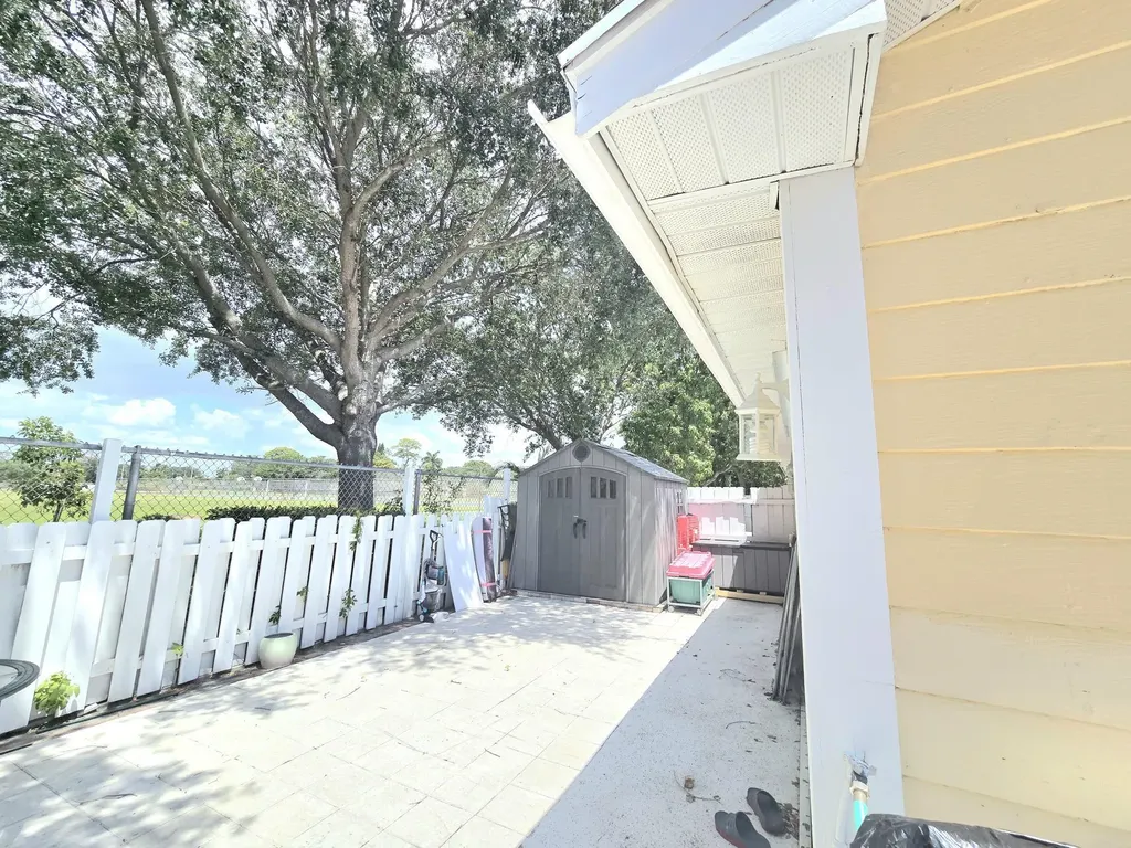 1530 Royal Forest Court West Palm Beach FL 33406