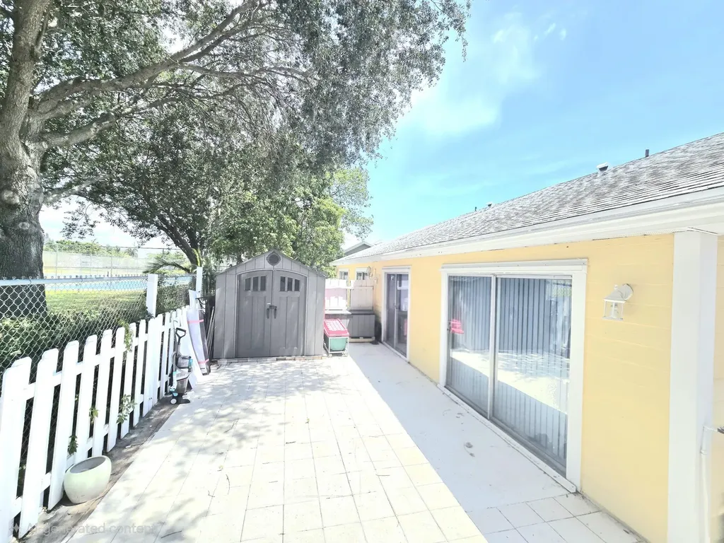 1530 Royal Forest Court West Palm Beach FL 33406