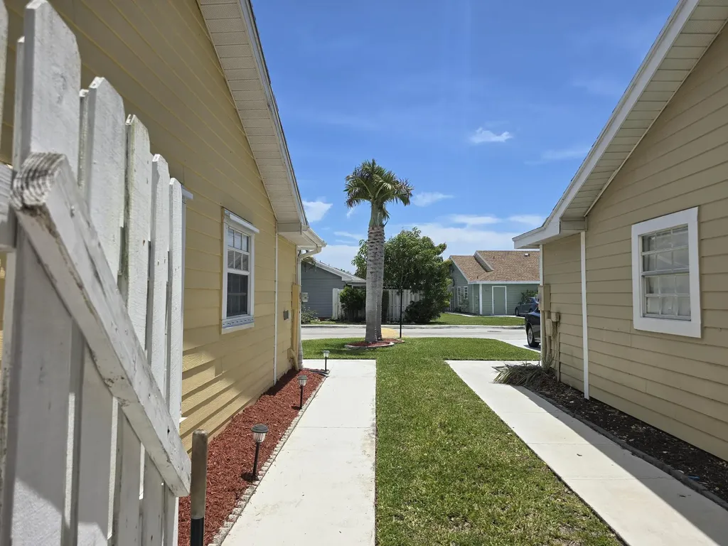 1530 Royal Forest Court West Palm Beach FL 33406