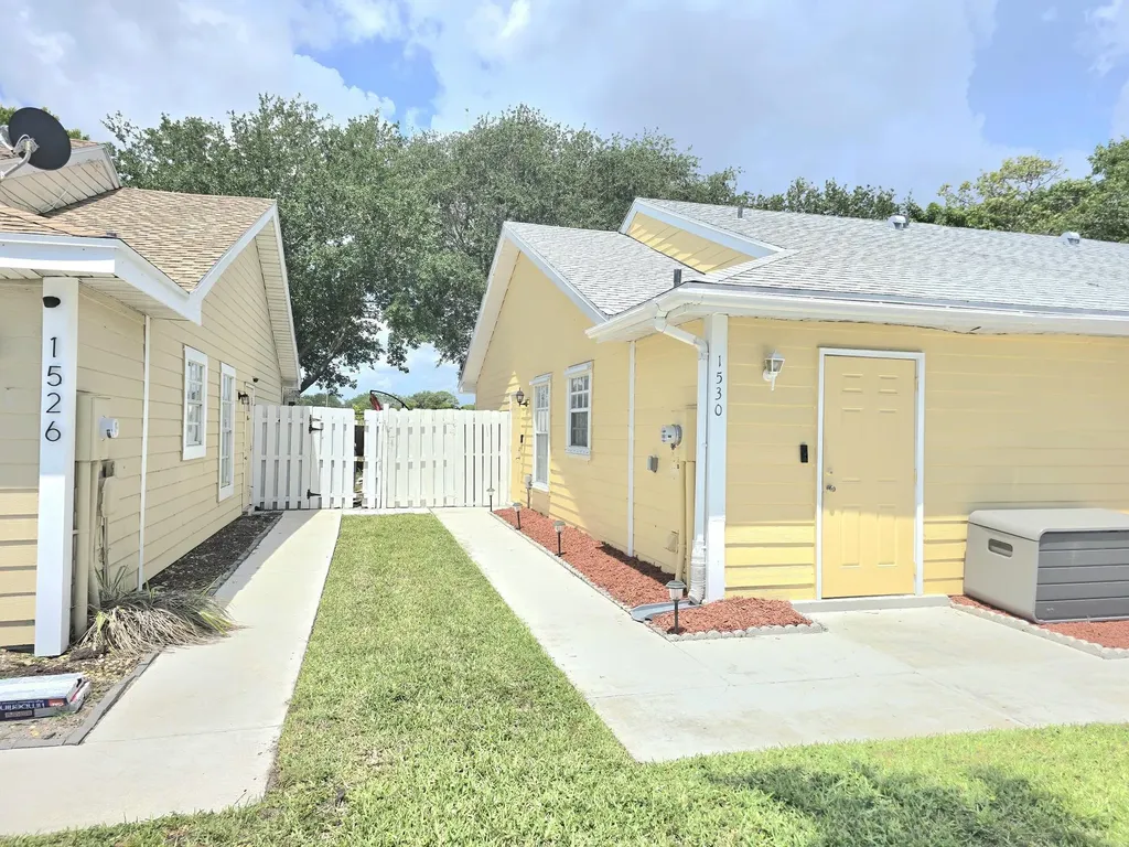 1530 Royal Forest Court West Palm Beach FL 33406