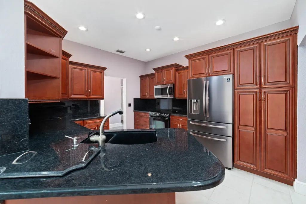 1062 Fairfax Circle W Boynton Beach FL 33436