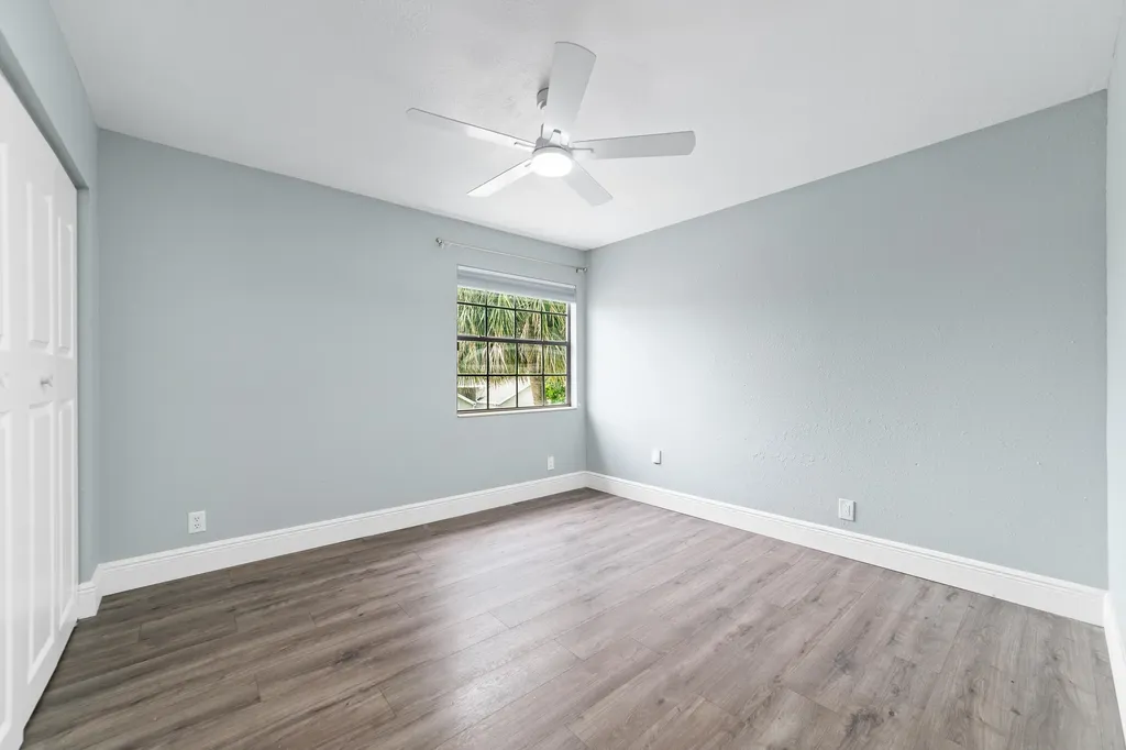 1062 Fairfax Circle W Boynton Beach FL 33436