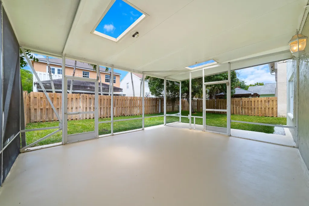 1062 Fairfax Circle W Boynton Beach FL 33436