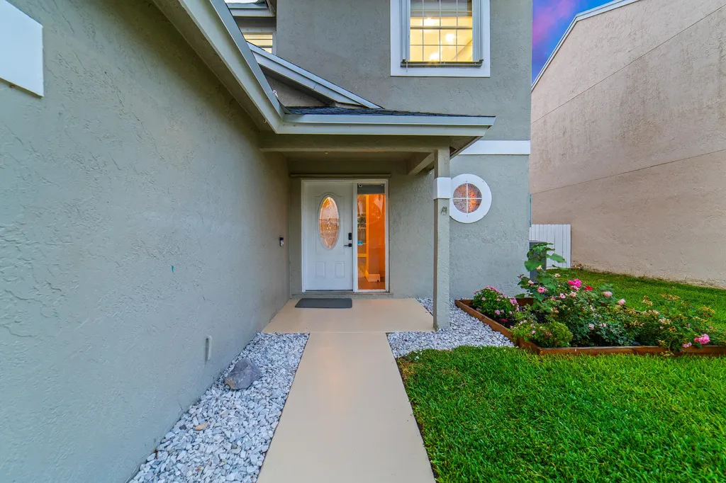 1062 Fairfax Circle W Boynton Beach FL 33436