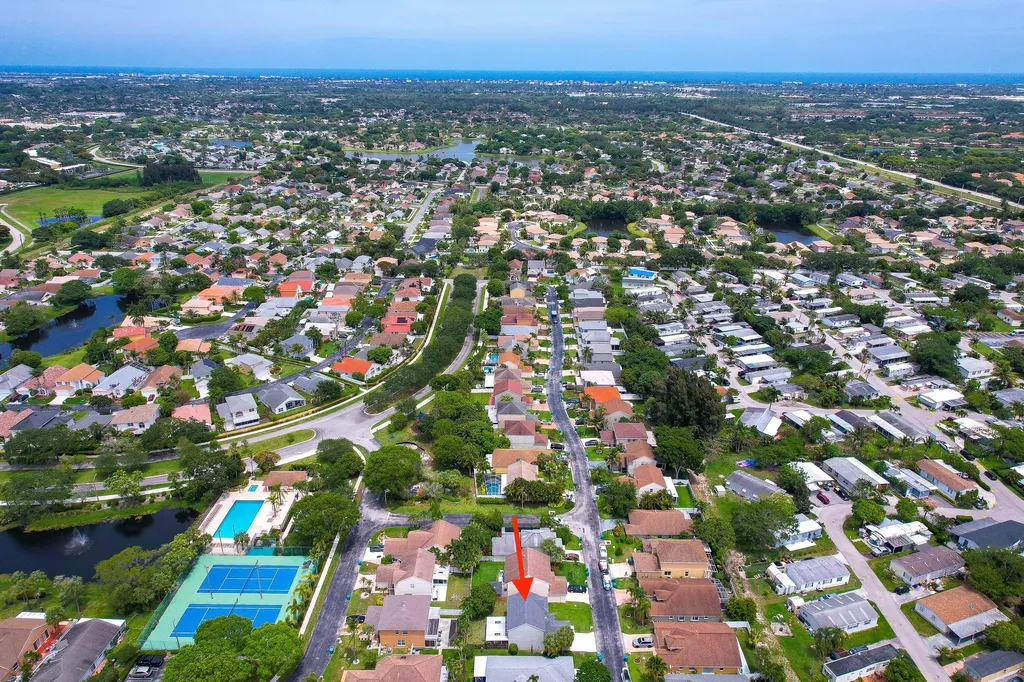 1062 Fairfax Circle W Boynton Beach FL 33436
