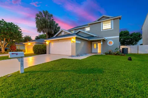 1062 Fairfax Circle W Boynton Beach FL 33436