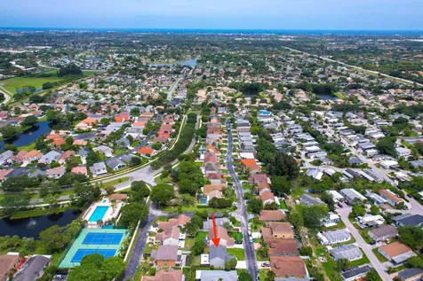 1062 Fairfax Circle W Boynton Beach FL 33436