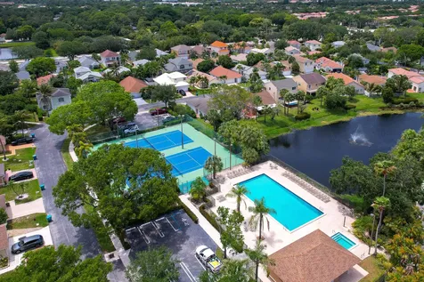 1062 Fairfax Circle W Boynton Beach FL 33436