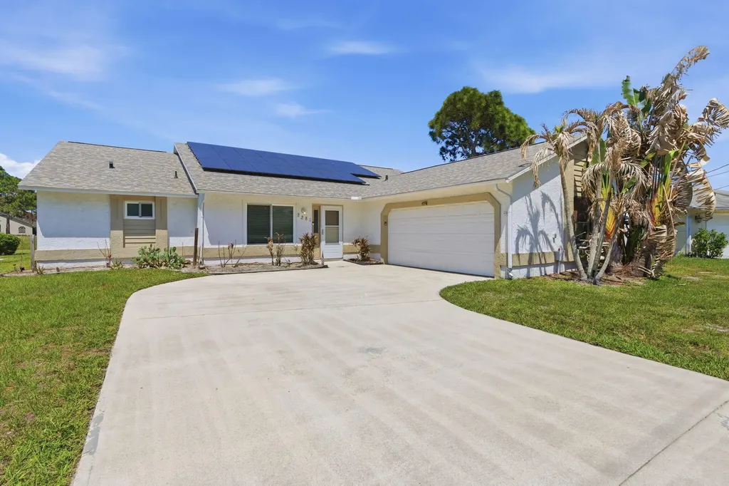 2281 SE Bowie Street Port St Lucie FL 34952