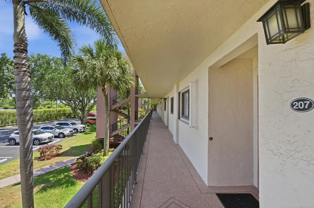 15461 Pembridge Drive Delray Beach FL 33484