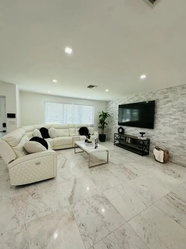 7540 Hope Street Hollywood FL 33024