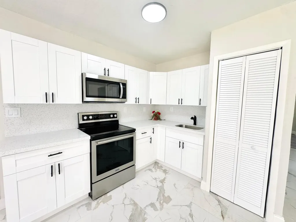 2931 NW 5th Court Fort Lauderdale FL 33311