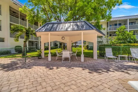 4025 N Federal Oakland Park FL 33308