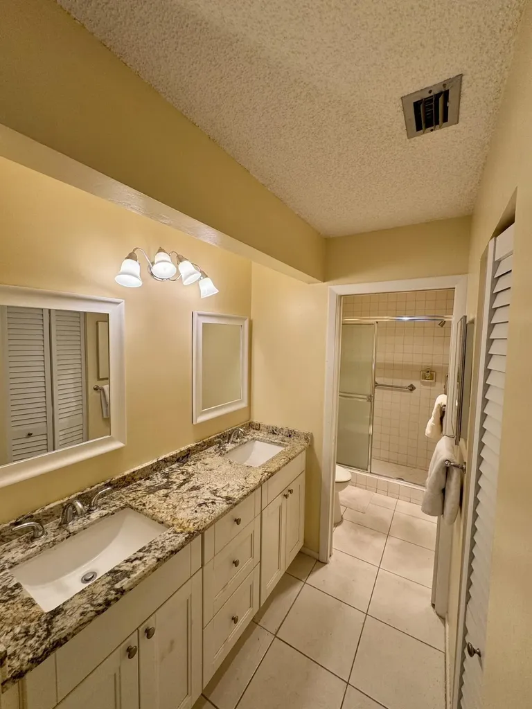 5055 Oakhill Lane Delray Beach FL 33484