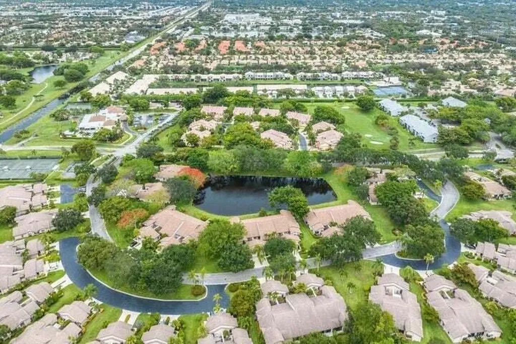 5055 Oakhill Lane Delray Beach FL 33484