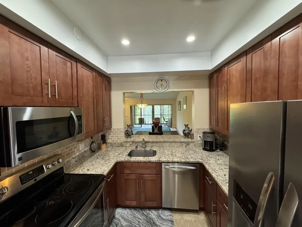 5055 Oakhill Lane Delray Beach FL 33484