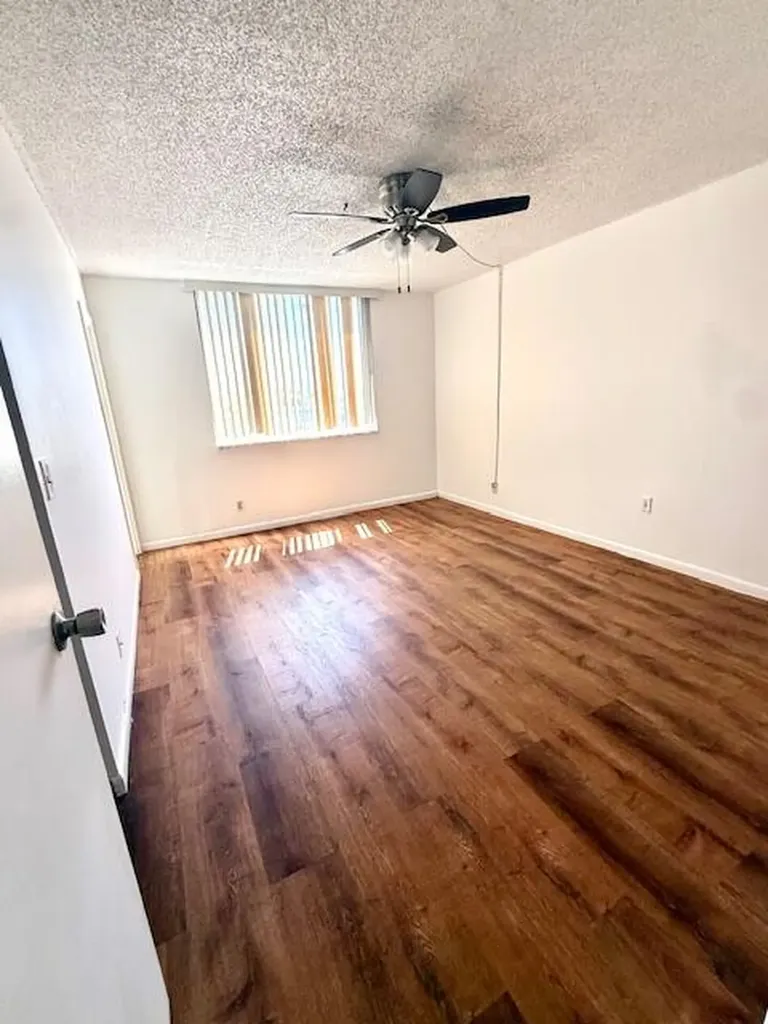 2830 Somerset Drive Lauderdale Lakes FL 33311