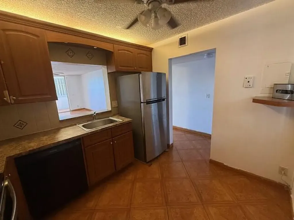 2830 Somerset Drive Lauderdale Lakes FL 33311