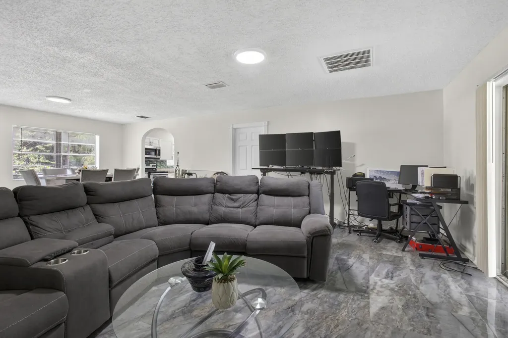 16663 89th Place N The Acreage FL 33470