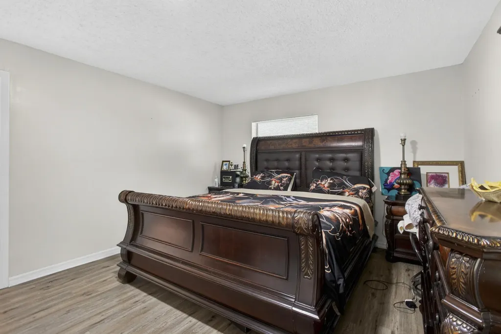 16663 89th Place N The Acreage FL 33470