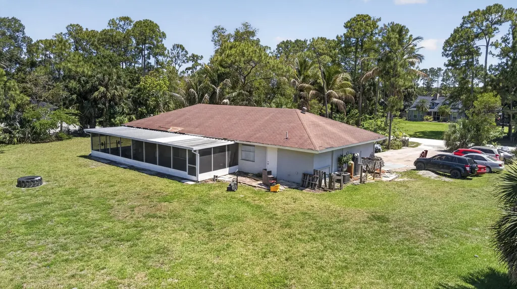 16663 89th Place N The Acreage FL 33470