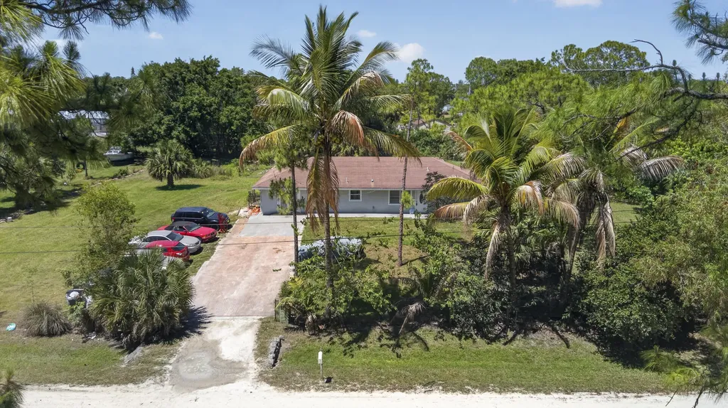 16663 89th Place N The Acreage FL 33470