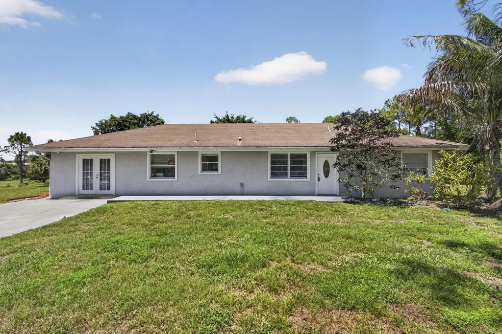 16663 89th Place N The Acreage FL 33470