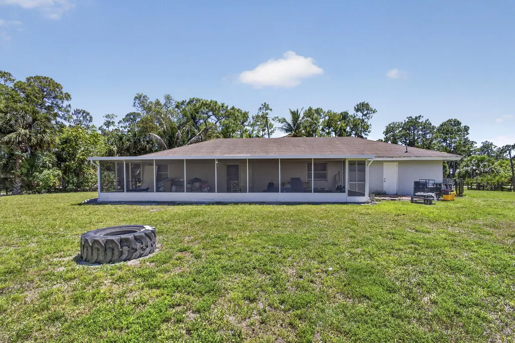 16663 89th Place N The Acreage FL 33470