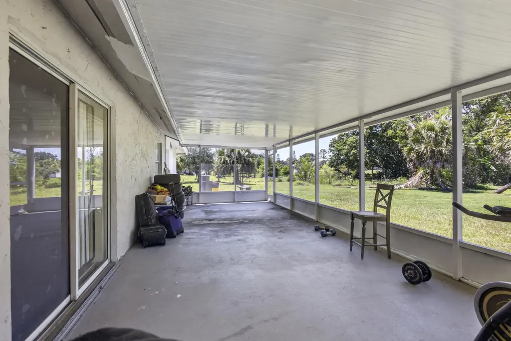 16663 89th Place N The Acreage FL 33470