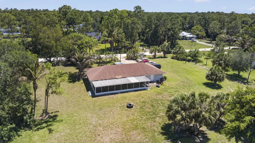 16663 89th Place N The Acreage FL 33470