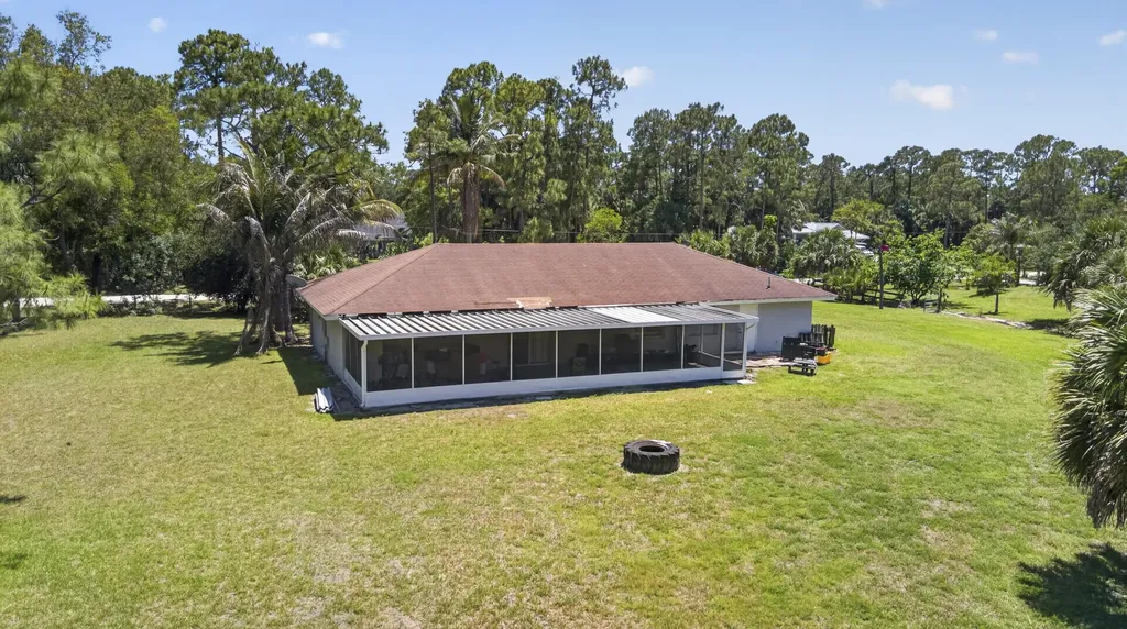 16663 89th Place N The Acreage FL 33470