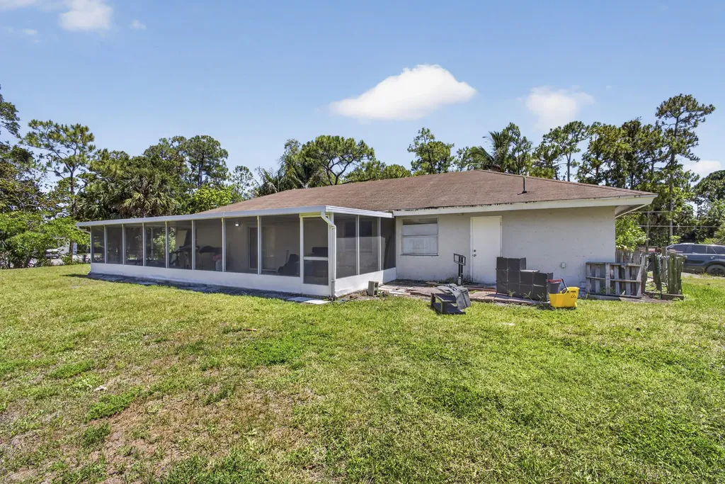 16663 89th Place N The Acreage FL 33470