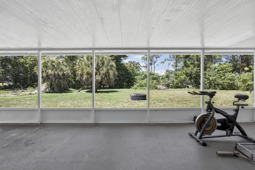 16663 89th Place N The Acreage FL 33470