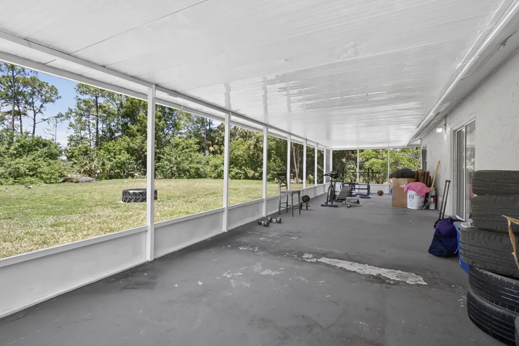 16663 89th Place N The Acreage FL 33470