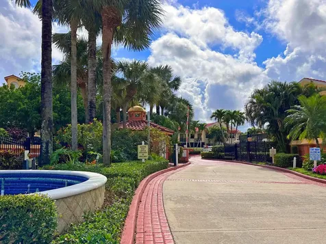 800 Uno Lago Drive Juno Beach FL 33408