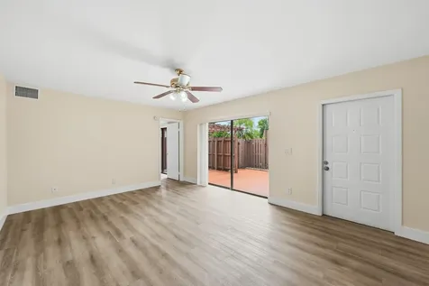 8337 N Coral Circle North Lauderdale FL 33068