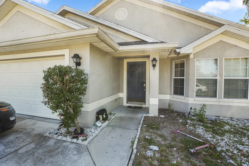 609 NW Cardinal Drive Port St Lucie FL 34983